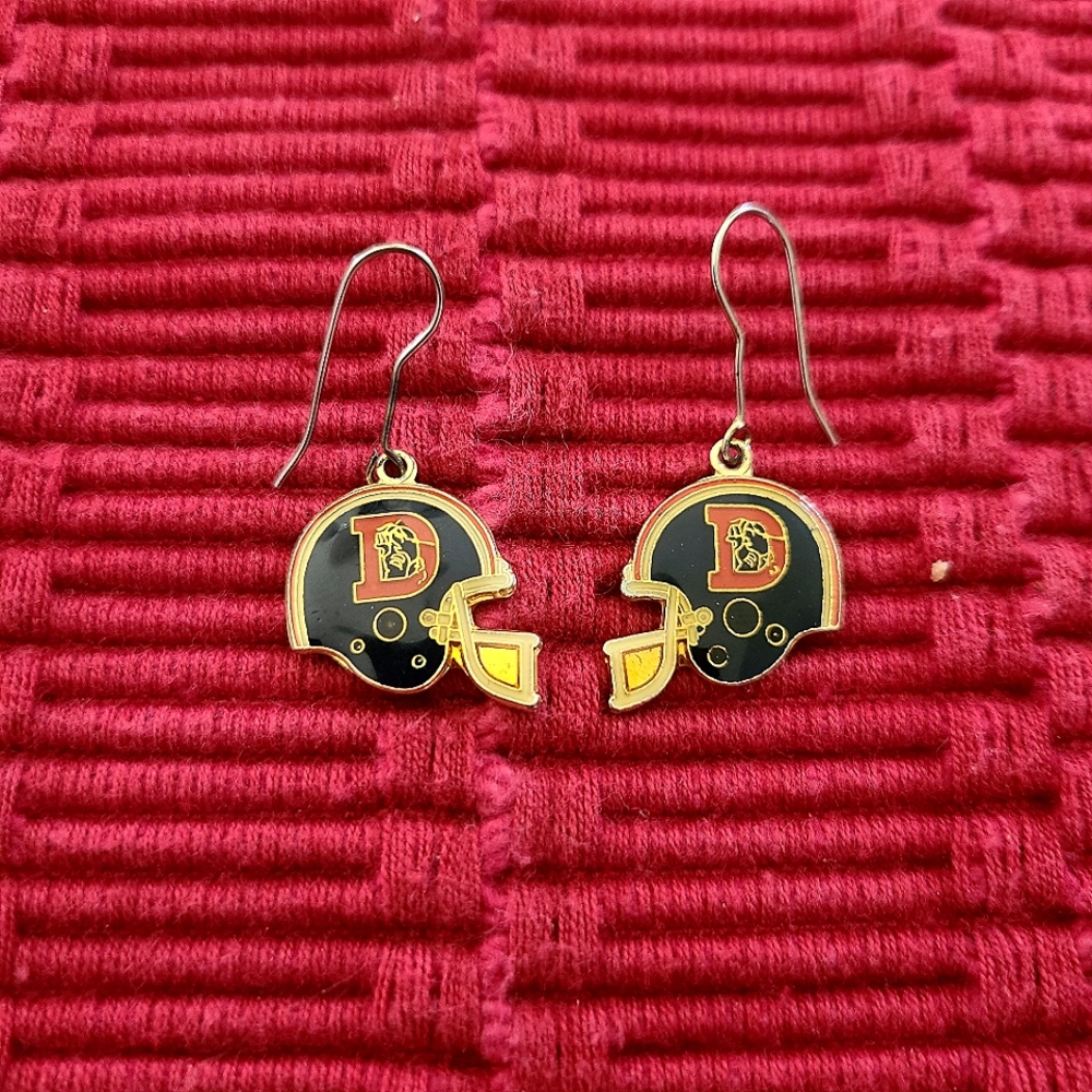 💜2 for 20$ Vintage Denver Broncos Football NFL Helmet Earrings